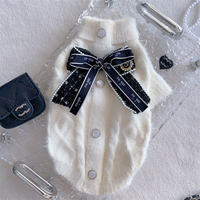 Pull pour animaux de compagnie de style français de luxe |   Vêtements élégants pour chien en tricot avec nœud en tweed et bordure en perles pour petits animaux