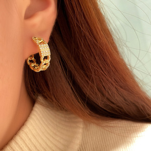 Orecchini a Cerchio Eleganti da Donna con Design a Fibbia Scintillante, Gioielli per Orecchie di Tendenza - Product Image 3