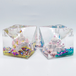 ที่ใส่ปากกาอะคริลิค OEM รูปทรงพีระมิดคริสตัล ของสะสมตกแต่งโต๊ะทำงาน ดีไซน์ปราสาทในฝัน ที่ใส่ปากกาแบบมีของเหลว - Product Image 2