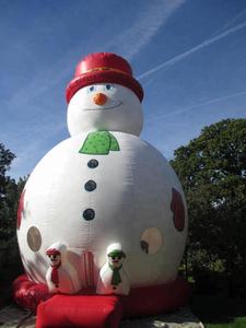 2020 عيد الميلاد في الأماكن المغلقة في الهواء الطلق الأبيض تفجير نطاط خيمة على شكل قلعة رجل ثلج قابل للنفخ الحارس للبيع - Product Image 3