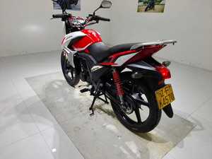 Scooter <span class=keywords><strong>Yamaha</strong></span> <span class=keywords><strong>150CC</strong></span> usato, monocilindrico, 2 ruote, 4 tempi, <span class=keywords><strong>moto</strong></span> usata. - Product Image 3