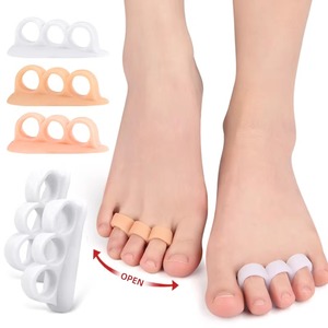 Séparateur d'orteils en gel SEBS à 3 trous, correcteur d'orteil en marteau, attelle pour hallux valgus, protection du pied - Product Image 4