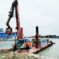 Plateforme de maintenance fluviale et marine professionnelle, motorisée au diesel, capacité 20 tonnes, avec vérin modulaire auto-élévateur et moteur.