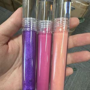 ลิปกลอสสีสันสดใสแบบวีแกน ผสมกลิตเตอร์ ติดทนนาน ชุ่มชื้น ไม่ระคายเคือง ให้ริมฝีปากเงางาม - Product Image 3