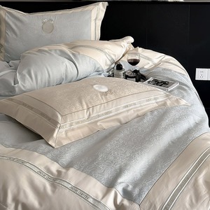 Juego de Ropa de Cama de Cuatro Piezas de Algodón Australiano de 100 Hilos, Estilo Femenino de Lujo Ligero, Transpirable, para Todas las Temporadas, con Funda de Edredón y Sábanas - Product Image 4
