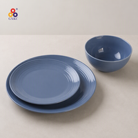 Vaisselle de mariage moderne nordique chine bleu couleur unie conception brillante pas cher en céramique service ensemble de table service durable