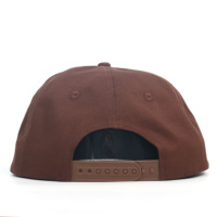 Casquette Snapback Marron Vintage Non Structurée à Bord Plat avec Patch Tissé Personnalisé de Haute Qualité pour Femme