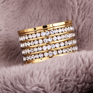 Bague pour femme en acier inoxydable 15 mm, sertie de diamants, quatre rangs, monture pavée, bijoux de mode pour soirée, couleur or - Product Image 4