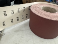 Rouleau de papier abrasif à l'oxyde d'aluminium