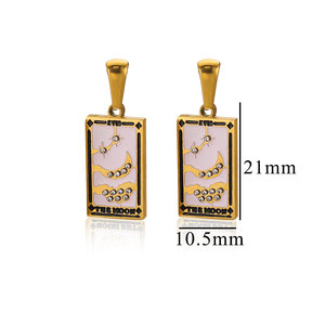 Colgante de Carta del Tarot en Acero Inoxidable con Esmalte y Baño de Oro PVD |   El Mago de la Luna de los Amantes y el Mundo |   Hipoalergénico e Impermeable - Product Image 6