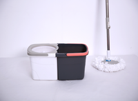 Système de nettoyage des sols 360° avec seau essoreur et serpillière microfibre à séparation des eaux usées
