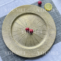Assiette de présentation en plastique Sunburst ronde élégante de 13 pouces personnalisée en gros vaisselle de décoration de table assiettes de présentation de mariage en or
