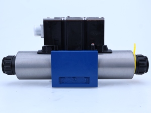 Vanne de régulation de débit directionnelle proportionnelle 4WRAE 4WRAE6 W15-23/G24N9K31/F1V 4WRAE 6E 15-2X/G24K31/A1V OEM - Product Image 2