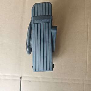 FZ3-122-2221 5V Pédale d'accélérateur pour véhicule de manutention, matériel de commande d'accélérateur - Product Image 1