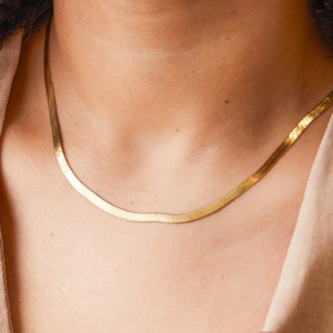 Collar de Oro de 18k que no se Deslustra con Cadena Fina de Acero Inoxidable, Collar de Moda con Cadena Fina de Serpiente de 18k para Mujer - Product Image 1