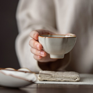 Taza de té de cerámica estilo retro Ru, color beige, de porcelana, para degustación de té, ideal para el té de la tarde. - Product Image 2