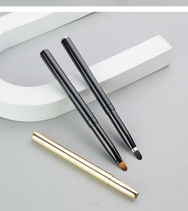 <span class=keywords><strong>Pinceau</strong></span> à <span class=keywords><strong>lèvres</strong></span> <span class=keywords><strong>rétractable</strong></span> de haute qualité, portable, à marque privée, pour un usage quotidien - Product Image 1