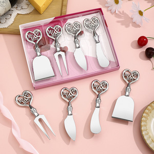 Ensemble de couteaux à fromage Mr & Mrs, 4 pièces, manche en forme de cœur en acier inoxydable, cadeau de mariage pour servir le fromage, décoration de fête - Product Image 2