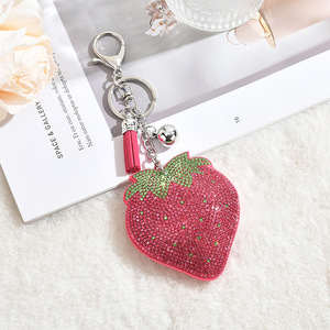 Porte-clés de luxe en cuir avec strass et pompon, motif fraise, pour femme, vente en gros - Product Image 6