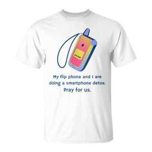 Camiseta con diseño de teléfono plegable y desintoxicante de la tecnología para minimalistas tecnológicos - Product Image 1