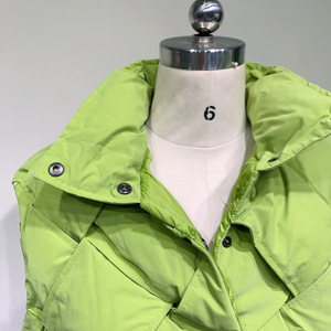 سترة محبوكة من النايلون عالية الرقبة, سترة محبوكة من ألياف النايلون عالية الرقبة على شكل نموذج منسوج ، سترة منسوجة بتقنية المنتفخة تقنيًا للرقبة ، سترة منسوجة من ألياف النايلون المبطنة - Product Image 5