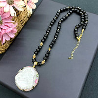 CH-LHN2048 Collier tendance avec pendentif Bouddha Maitreya violet, incrustation de cristal, breloque en pierre, perles de cristal pour femme, vente en gros