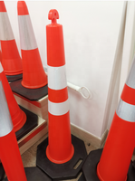 Panneaux de signalisation routière flexibles en plastique pour la sécurité routière, délimiteurs de voie, cônes avec base de stationnement, vente en gros