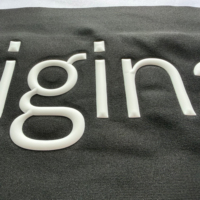Lettres 3D en silicone blanc de qualité supérieure, à transfert thermique, personnalisées, à repasser, logo en relief, autocollant en caoutchouc lavable pour vêtements et textiles