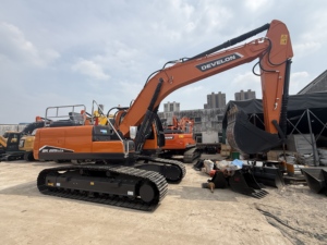 Excavatrices DOOSAN DX225 DX300 de 22 et 30 tonnes, excavatrices sur chenilles d'occasion de haute qualité, à bas prix, à vendre - Product Image 2