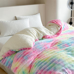 Manta y Cubrecama Infantil de Pelo de Conejo, Tejida en Terciopelo, Ecológica, de Doble Cara, con Estampado de Arcoíris - Product Image 4