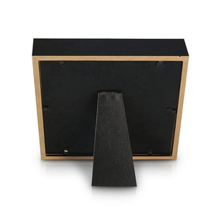 Cornice Personalizzata 8x8 Pollici in Legno per Impronte di Mani e Piedi di Neonati - Kit Ecologico Stile Giapponese con Fiori e <span class=keywords><strong>Animali</strong></span> per Foto da Casa - Product Image 2