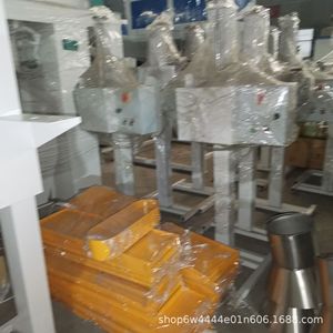 Machine d'emballage verticale pour granulés semi-automatique avec contrôle PLC, type de remplissage en sachet, garantie 1 an - Product Image 4
