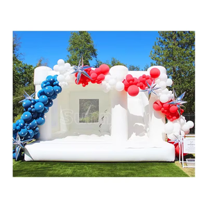 Château gonflable professionnel rose pastel et noir avec toboggan et piscine à balles pour fêtes et mariages - Product Image 5