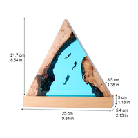 Lámpara de Noche de Resina con Forma de Triángulo Oceánico, Interruptor USB, LED Multicolor, Lámpara de Mesa Artesanal con Diseño de Tiburón Buceando