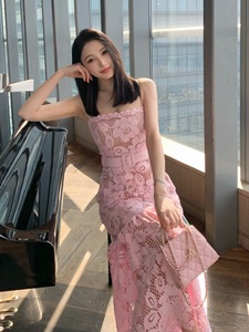 Vestido Bettergirl, novedades Ramadán 2026, color <span class=keywords><strong>rosa</strong></span> flor <span class=keywords><strong>de</strong></span> cerezo, encaje soluble en agua, corte ajustado, con tirantes. - Product Image 4