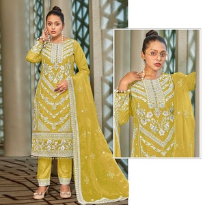 Costume pakistanais de créateur de qualité supérieure avec broderie Séquence de 3mm et Zarkhan Work Salwar Kameez Pakistani - Product Image 1