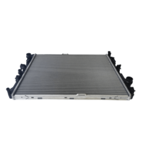 Radiateur du système de refroidissement de la voiture pour Mercedes Benz W205 C205 C63 OEM 0995005000 Radiateur en aluminium