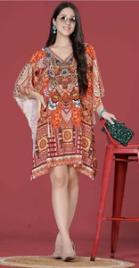 Robe longue caftan en viscose africaine pour femme, coupe ample, style tunique poncho kimono, aspect satiné soyeux, tenue bohème élégante pour les vacances - Product Image 4