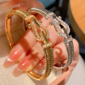 European American Style Horseshoe Buckle Zircon <b>Bracelet</b> Gold White Geometric Design Wedding Fashion <b>Copper</b> Chain Link <b>Bracelet</b> - Product Image 3