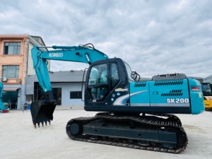 รถขุดโคเบลโก้ SK200 มือสองคุณภาพดี ใช้งานน้อย บำรุงรักษาอย่างดี เหมาะสำหรับงานก่อสร้างและงานดินดิบ - Product Image 3