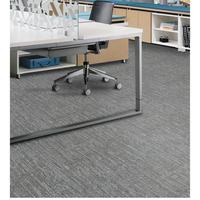 Dalles de moquette modernes en PP, lavables, amorties, adaptées aux animaux domestiques, pour le bureau et la décoration intérieure