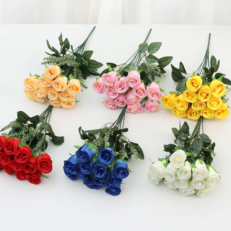 Fleur artificielle en soie Arrangement de scène de mariage Fleurs artificielles Bouquet de 12 roses