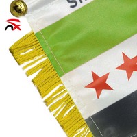 Accessoires d'affichage intérieur de voiture de vente chaude drapeau suspendu pour la petite décoration de poignée de porte en soie drapeaux de fanion syriens