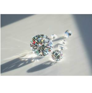 Diamants HPHT cultivés en laboratoire, très demandés, pour bijoux de fiançailles et de mariage, disponibles à prix abordable en provenance d'Inde. - Product Image 1
