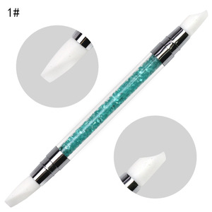 Stylo à double embout en silicone pour nail art, outil de gravure et de sculpture avec pointe à strass, brosse à ongles double usage avec tête en silicone pour manucure - Product Image 5