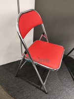Nouvelles chaises pliantes Foshan en cuir PU chromé pour événements, camping, extérieur, école, hôtel, location, salle à manger
