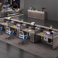 Bureau de travail moderne et simple pour personnel, poste de travail avec écran, casier et cloison, bureau informatique pour employés, cloisons de bureau