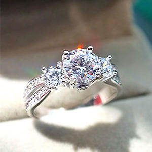 Anello Q426 in oro bianco con diamante taglio brillante rotondo, colore G naturale, gioiello da donna per fidanzamento - Product Image 1