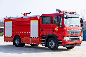 2025 Sinotruk Howo <span class=keywords><strong>Camion</strong></span> de pompiers en mousse robuste de 8 tonnes avec réservoir d'eau aérien Nouvel état pour l'intervention d'urgence et le sauvetage - Product Image 5