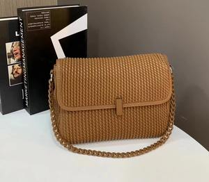 Venta caliente Vintage de gran capacidad cuadrado Crossbody PU cuero mujer bolsos de hombro bolsos de moda para damas - Product Image 5